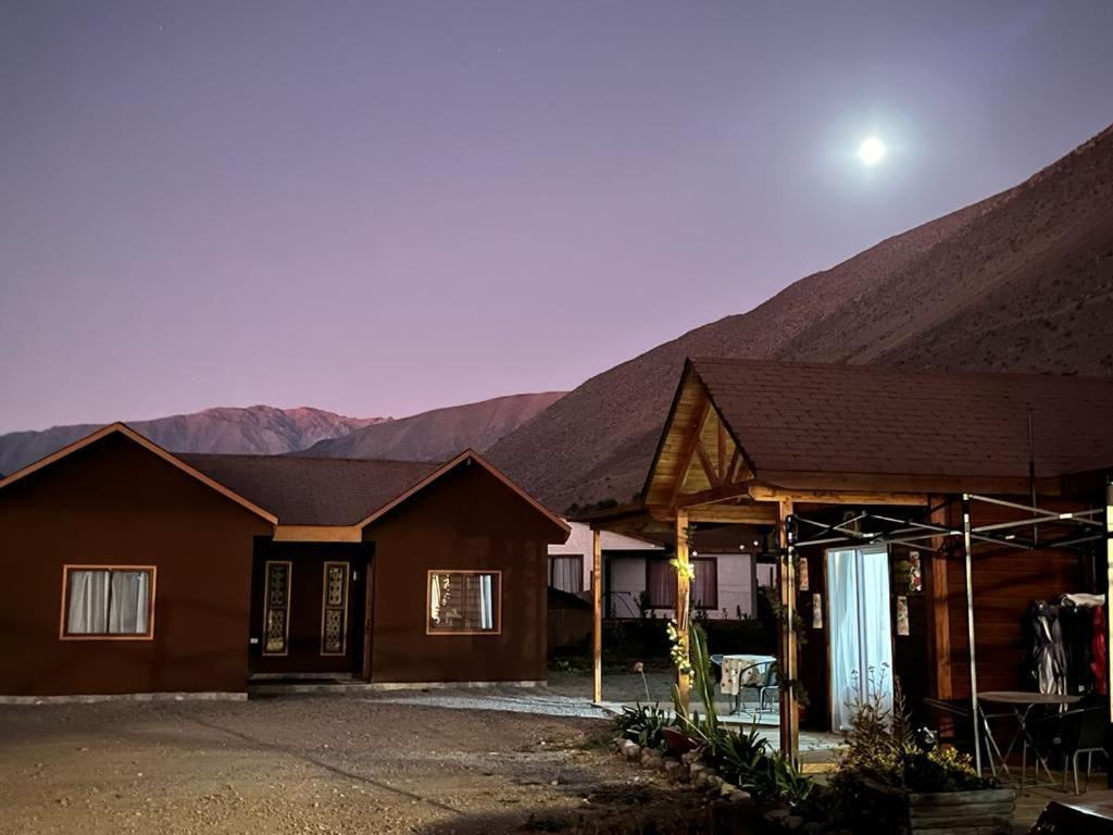 Cabanas Vicuna Cielo De Peralillo - Valle De Elqui Exteriér fotografie
