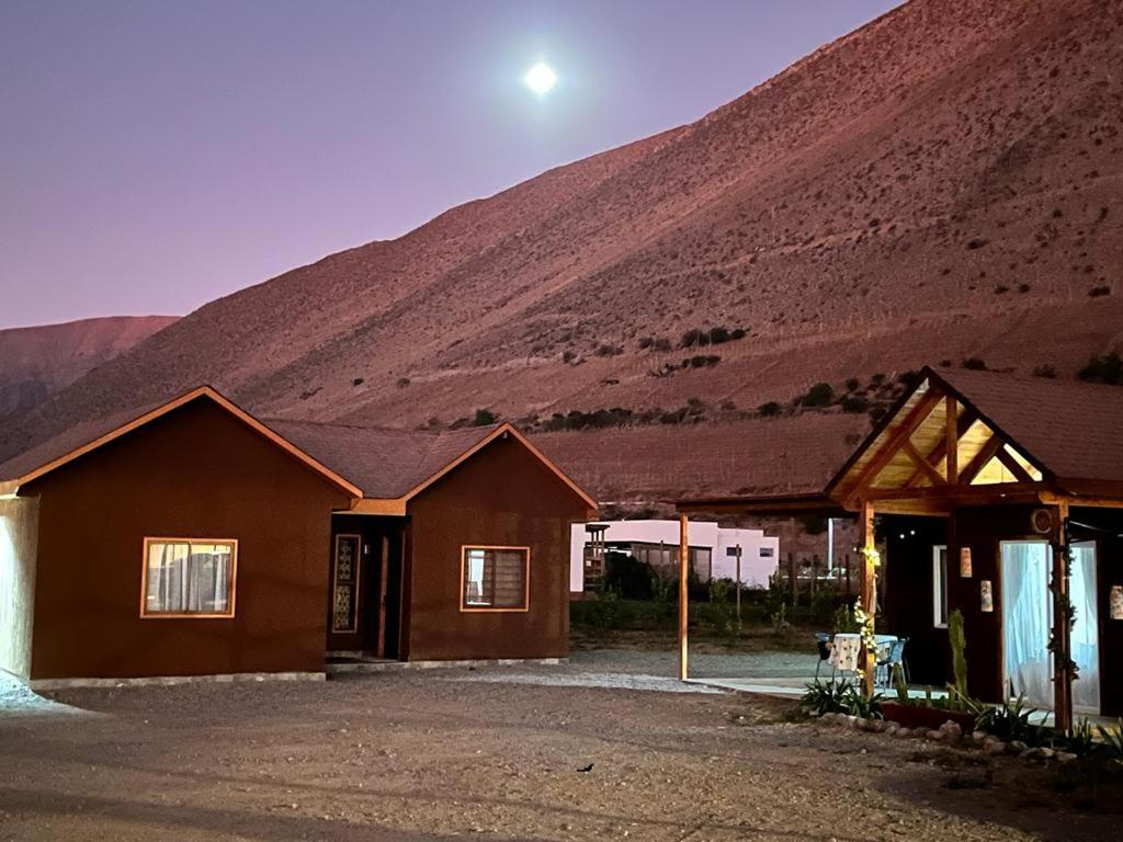 Cabanas Vicuna Cielo De Peralillo - Valle De Elqui Exteriér fotografie